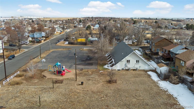 1695 Ceylon St, Aurora, CO 80011