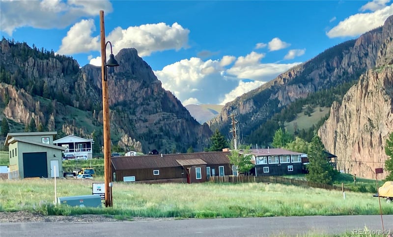 303 Rue La Fong Ln, Creede, CO 81130