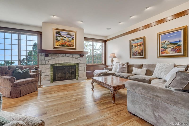 1155 Charles Grv, Colorado Springs, CO 80906