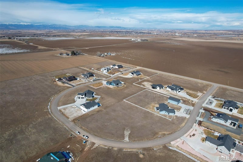 9411 Meadow Farms Dr, Milliken, CO 80543