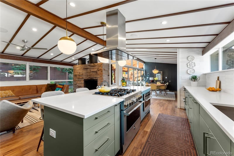 2901 S Franklin St, Englewood, CO 80113