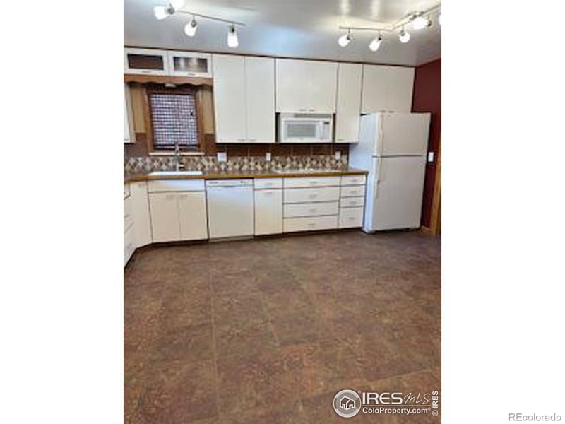 27563 Highway 63 , Akron, CO 80720