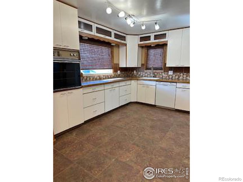 27563 Highway 63 , Akron, CO 80720