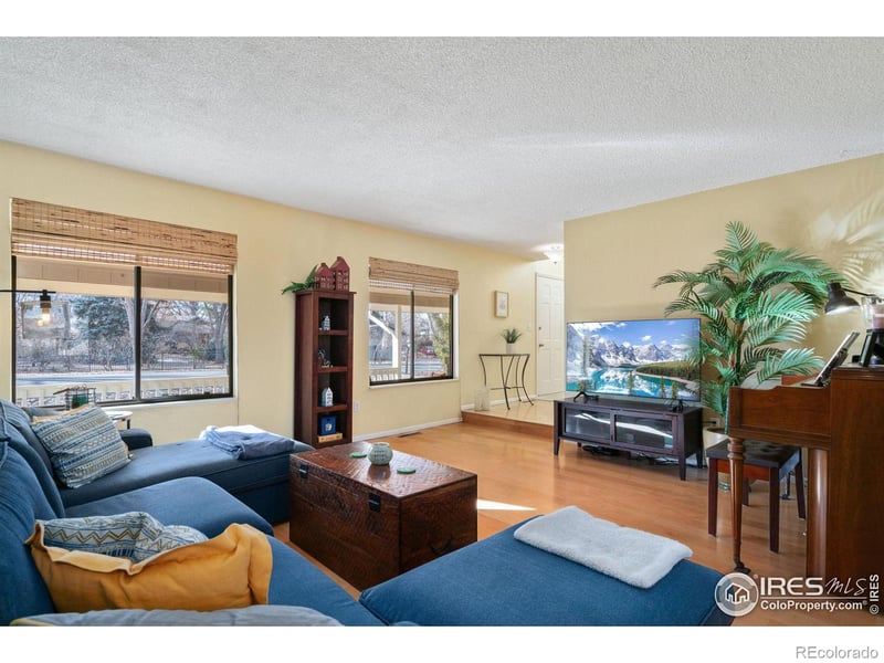 7206 Meadowdale Dr, Niwot, CO 80503