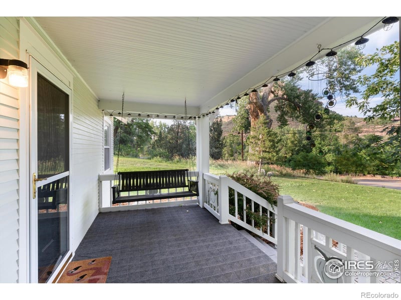 877 Apple Valley Rd, Lyons, CO 80540