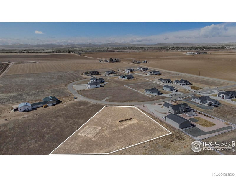 9420 Meadow Farms Dr, Milliken, CO 80543