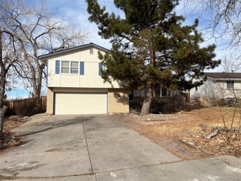 16433 Girard Ave, Aurora, CO 80013