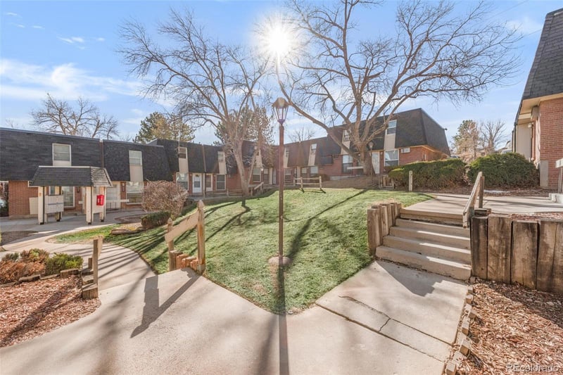 5815 S Pearl St, Centennial, CO 80121