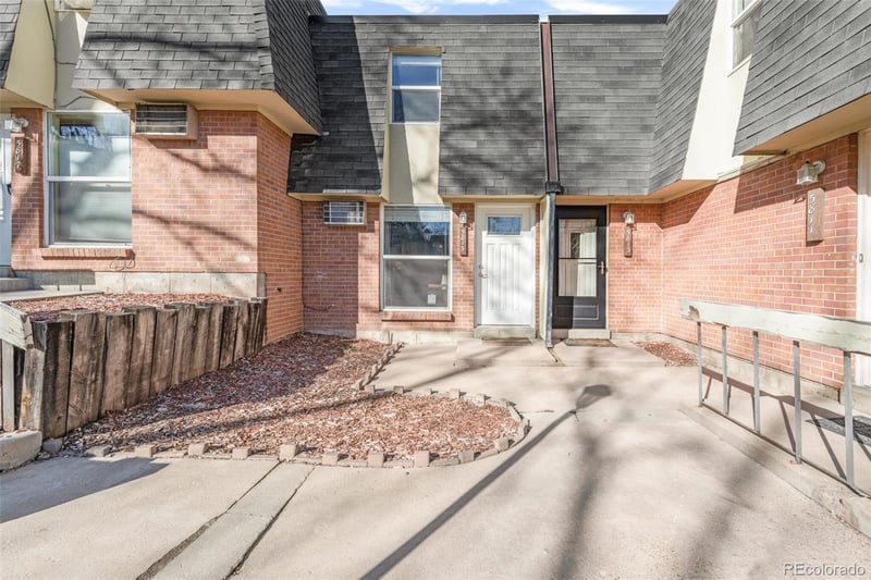 5815 S Pearl St, Centennial, CO 80121