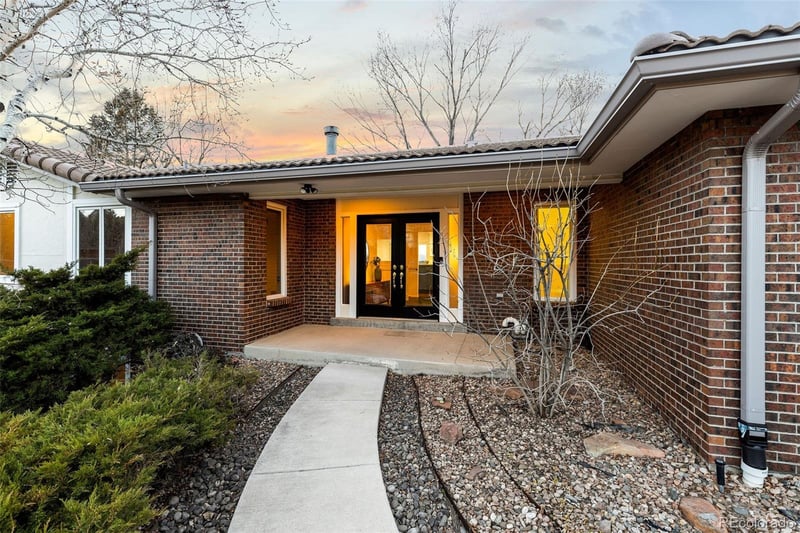 8949 E Jewell Cir, Denver, CO 80231