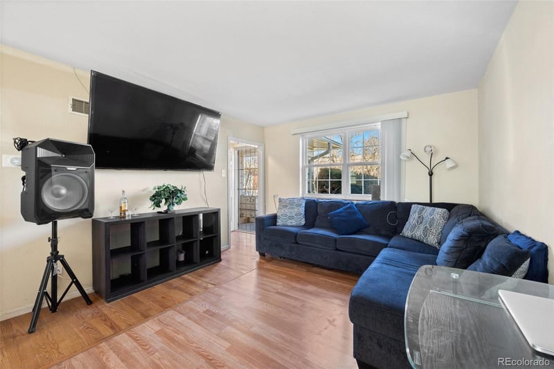 1453 Geneva St, Aurora, CO 80010