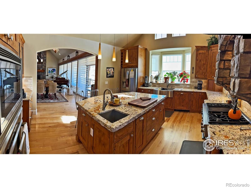 925 Lake Dr, Lyons, CO 80540