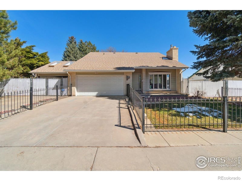 9996 Appletree Pl, Thornton, CO 80260