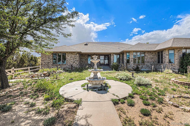 5775 Interstate 25 , Pueblo, CO 81008