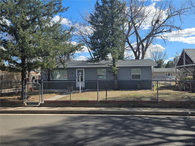 117 Balsam St, Log Lane Village, CO 80705
