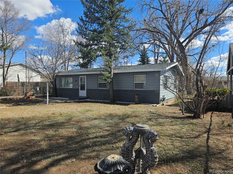 117 Balsam St, Log Lane Village, CO 80705