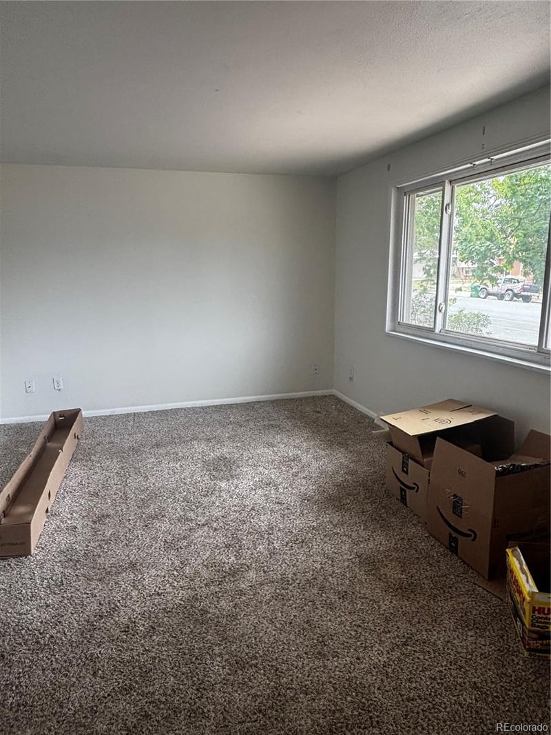 906 Moline St, Aurora, CO 80012