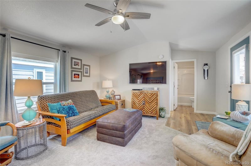 32 Arapaho Cir, Weldona, CO 80653