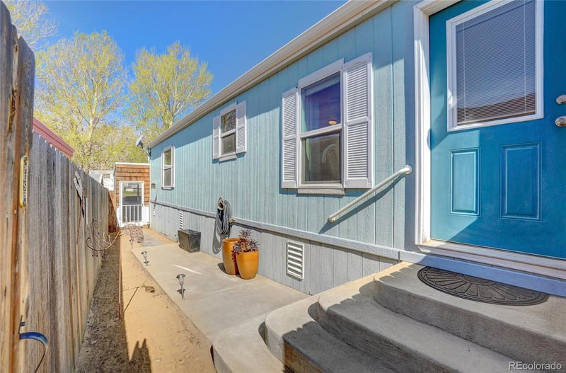 32 Arapaho Cir, Weldona, CO 80653