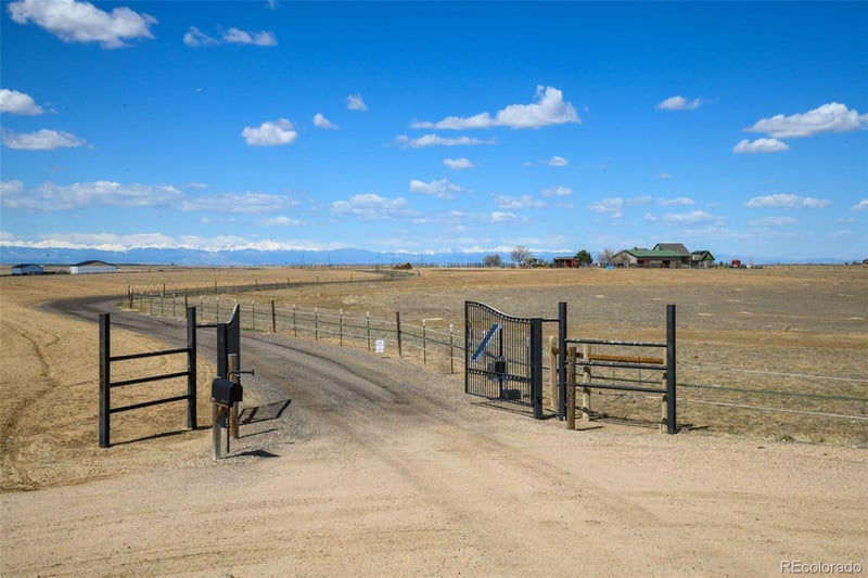36105 E 124th Ave, Hudson, CO 80642
