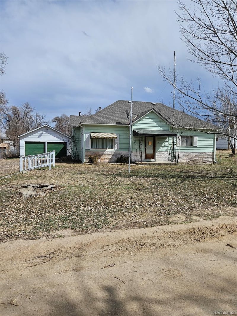 410 Navajo Ave, Simla, CO 80835