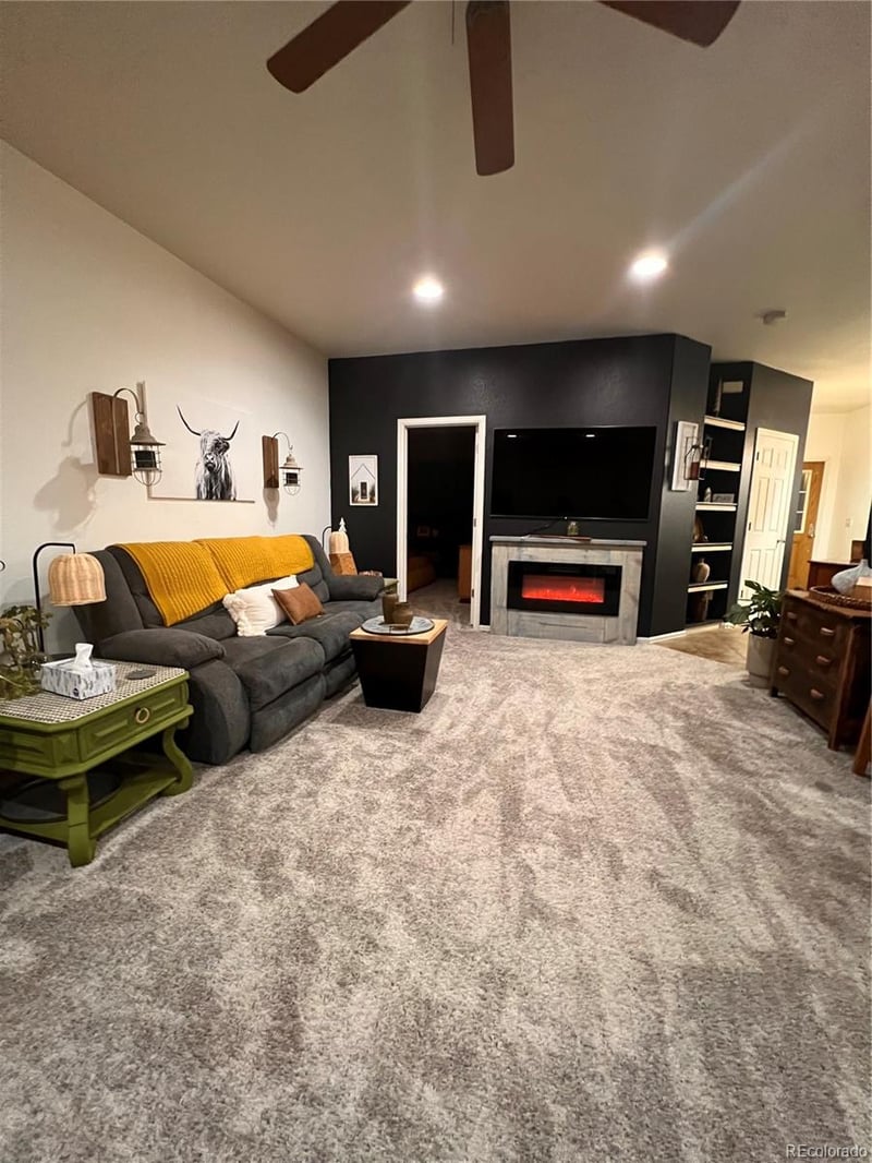 265 Crossroads Cir, Montrose, CO 81401