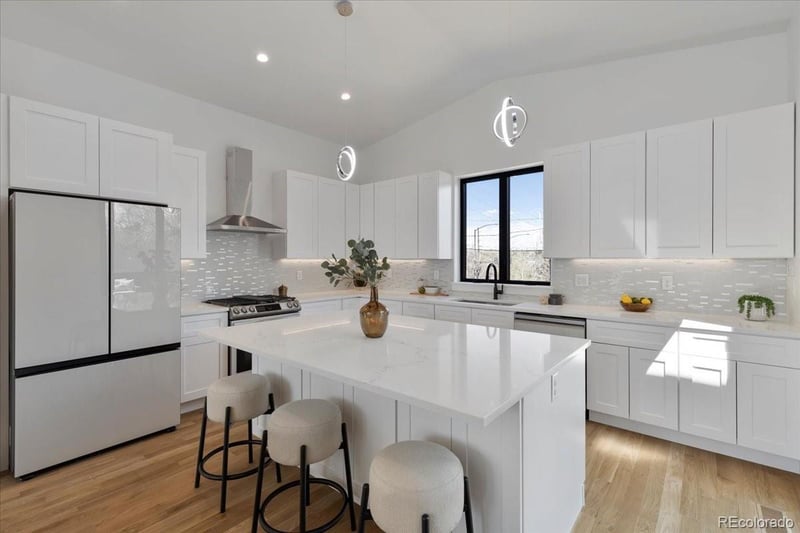 5900 S Pearl St, Centennial, CO 80121