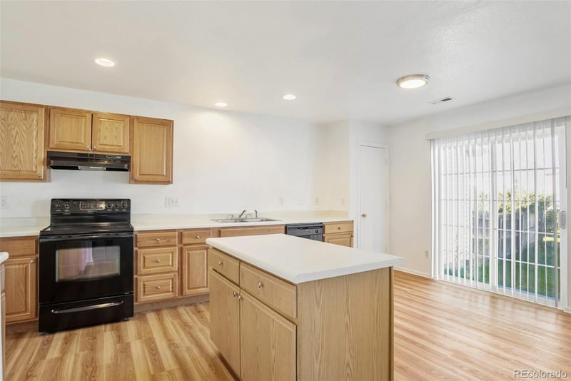 7945 Kittredge St, Englewood, CO 80112