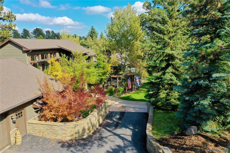 25751 Village Cir, Golden, CO 80401