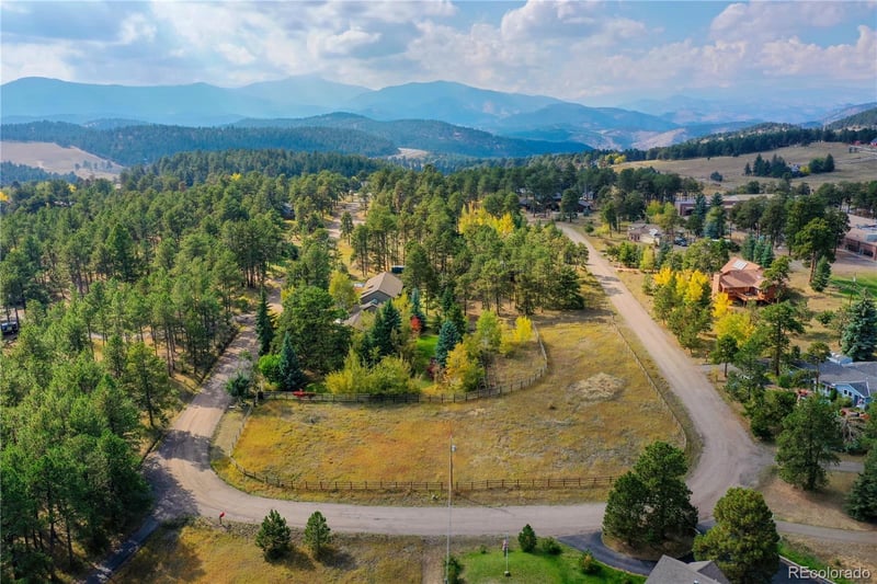 25751 Village Cir, Golden, CO 80401