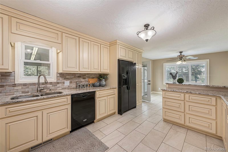20364 Cactus Dr, Johnstown, CO 80534