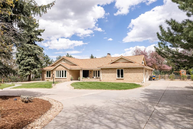 965 E Logan Cir, Greenwood Village, CO 80121