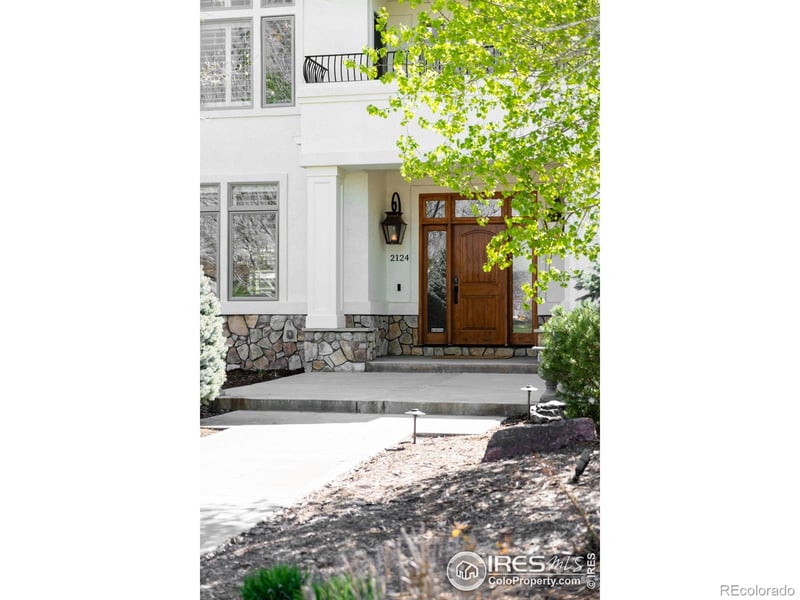 2124 Summerlin Dr, Longmont, CO 80503