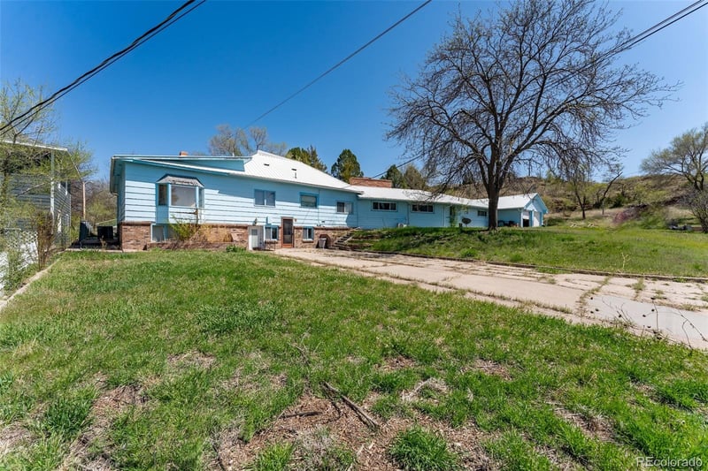 529 Ash St, Wray, CO 80758