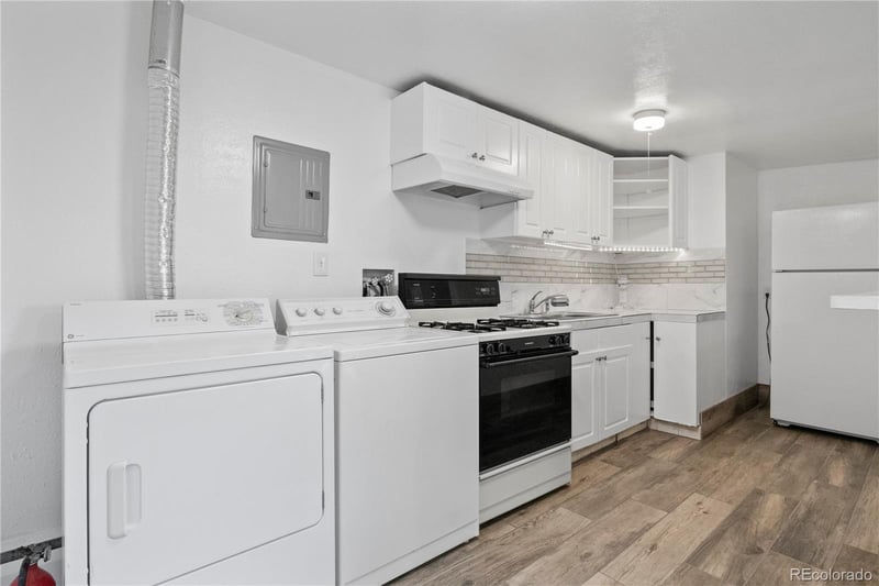 8300 W 14th Ave, Lakewood, CO 80214