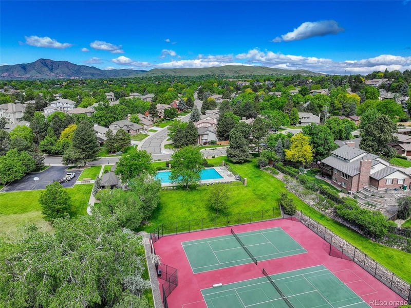 2212 S Queen St, Lakewood, CO 80227