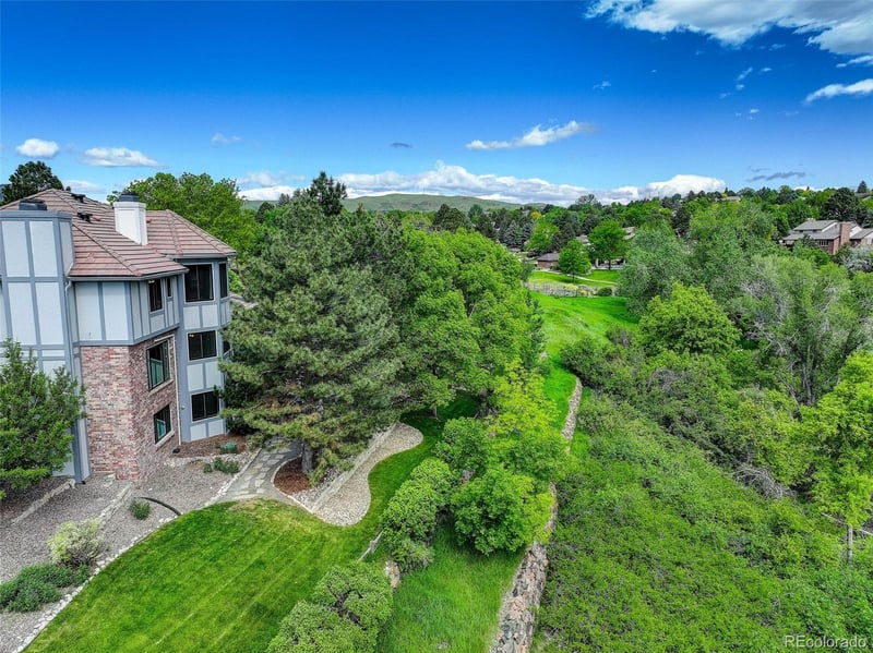 2212 S Queen St, Lakewood, CO 80227