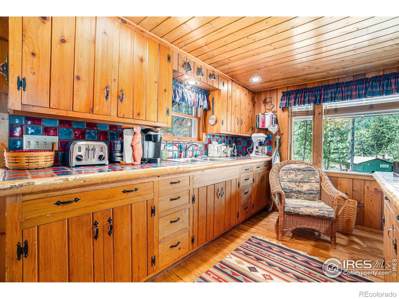 34 Pale Blue Way, Glen Haven, CO 80532
