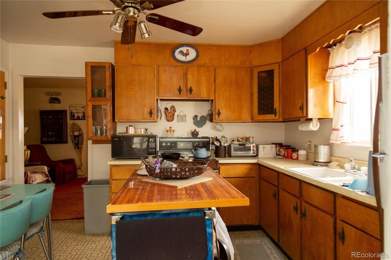 9 Silver Dr, Creede, CO 81130