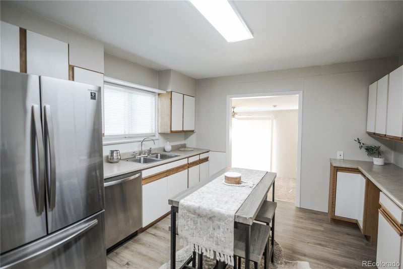 8260 Ivanhoe St, Dupont, CO 80024
