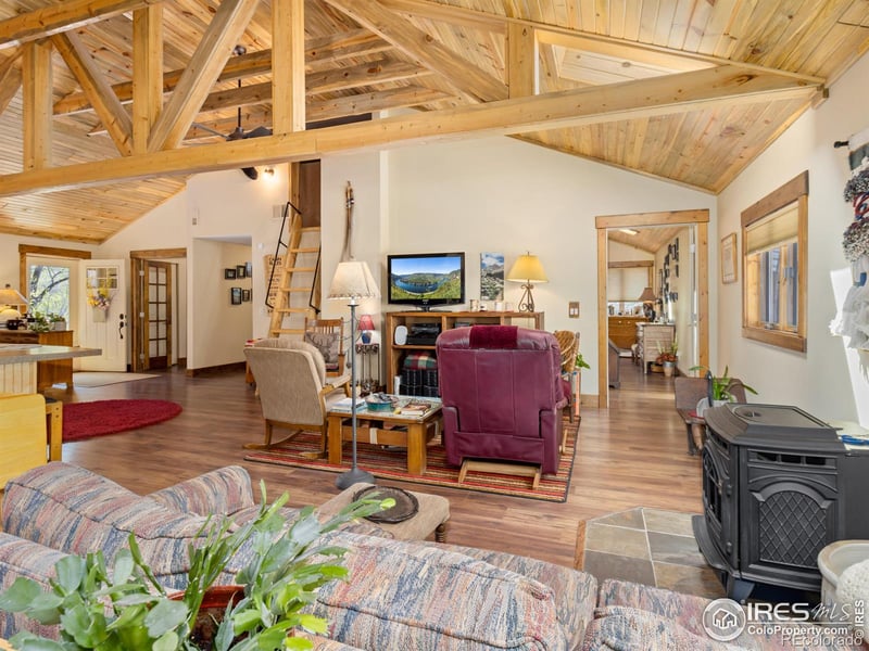 169 Streamside Dr, Glen Haven, CO 80532