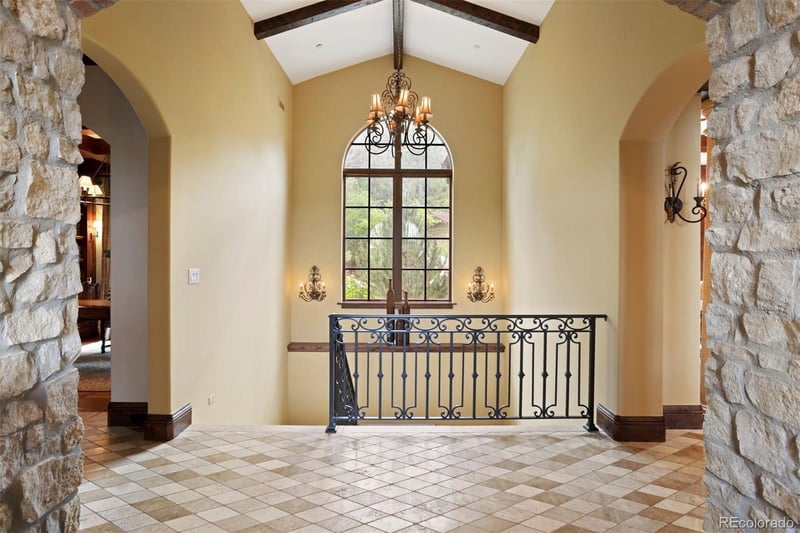 1073 Country Club Estates Dr, Castle Rock, CO 80108