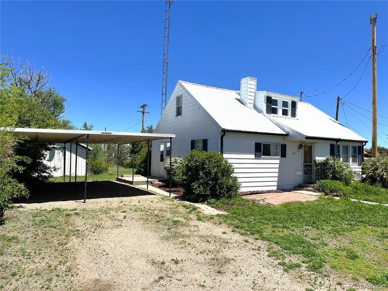 92 Nolan St, Genoa, CO 80818