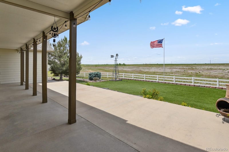 5363 S Juliet Ct, Strasburg, CO 80136