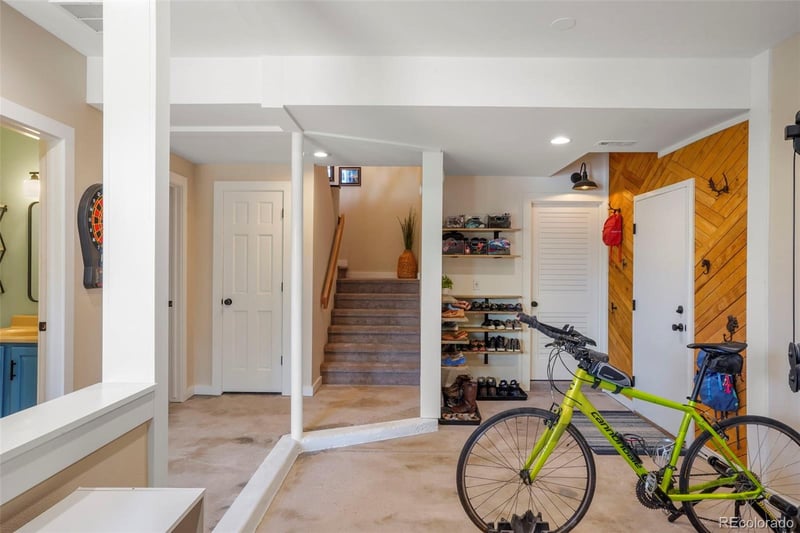 5725 E Old Farm Cir, Colorado Springs, CO 80917