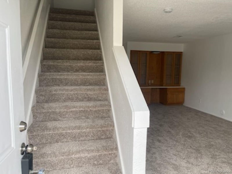 912 Peoria St, Aurora, CO 80012