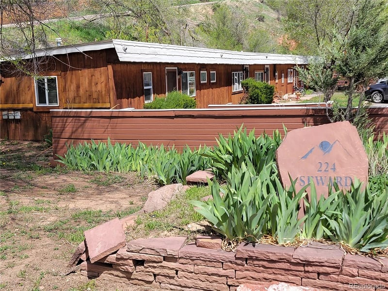 224 Seward St, Lyons, CO 80540