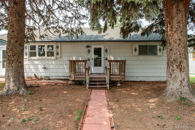 825 Iliff St, Wray, CO 80758
