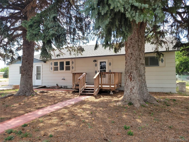 825 Iliff St, Wray, CO 80758