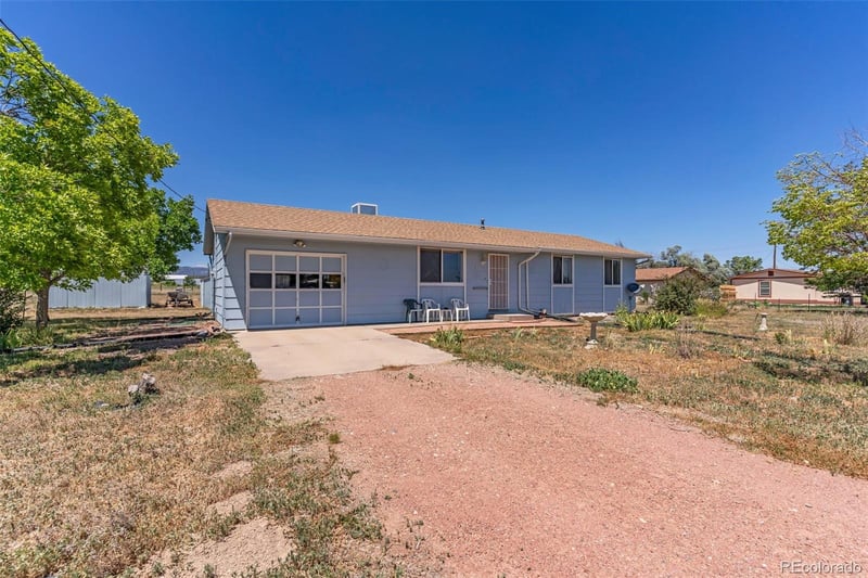375 5th St, Penrose, CO 81240